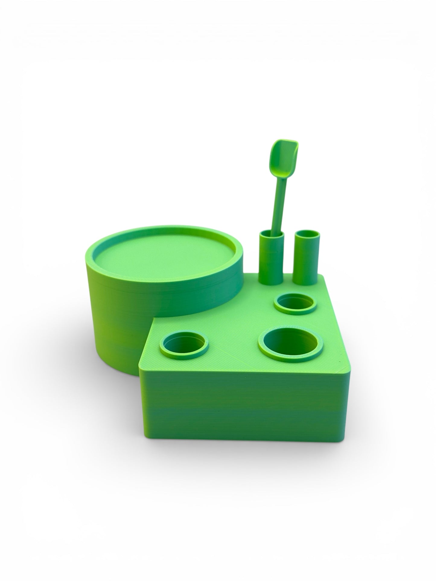 Bong bowl and grinder caddy with kief scoop holder