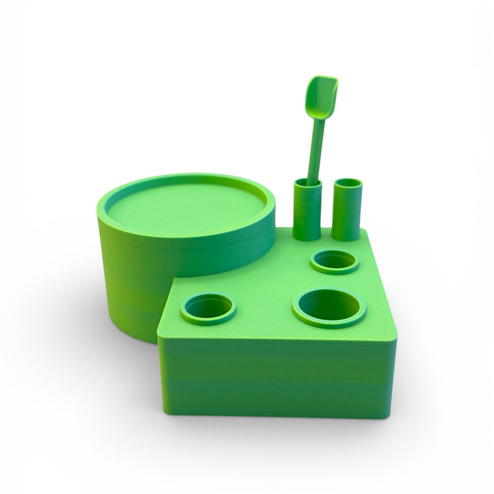Bong bowl and grinder caddy with kief scoop holder