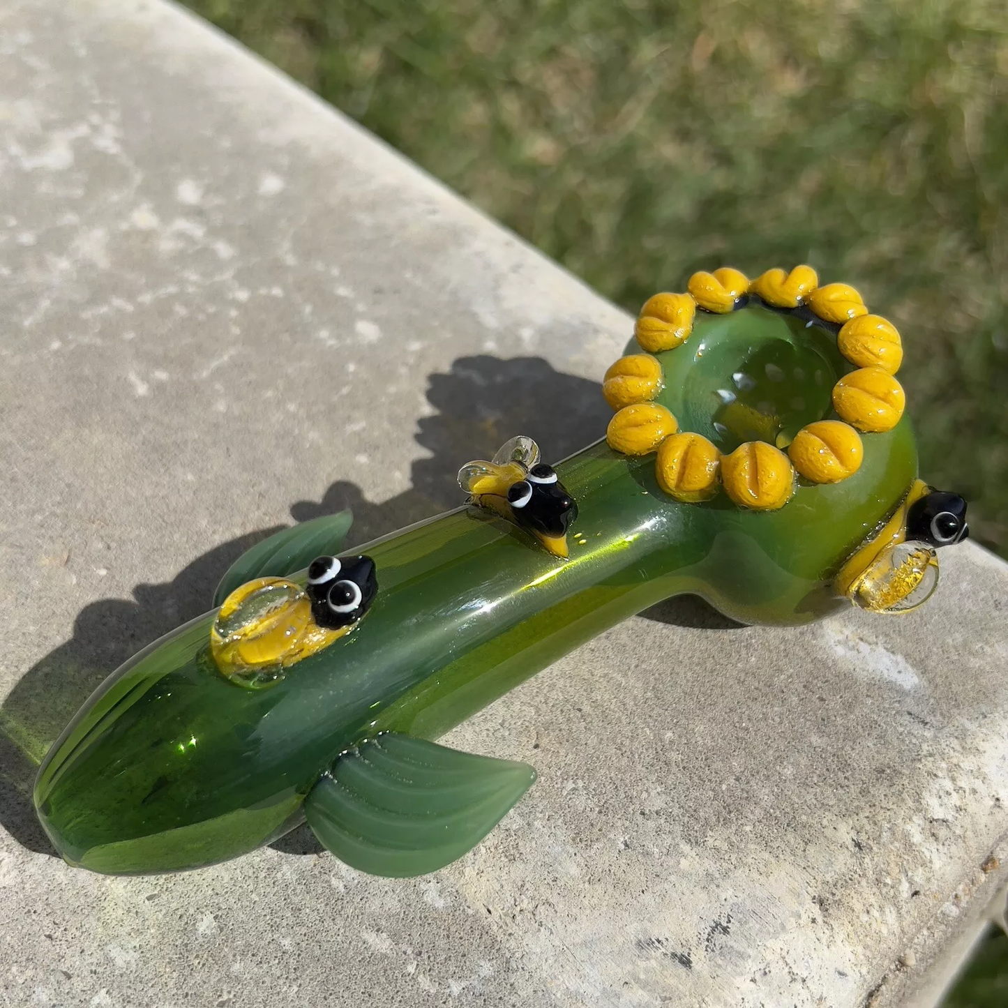 Green Sunflower Shaped Glass Smocking Pipe Tobacco Bowl - 5" Inches