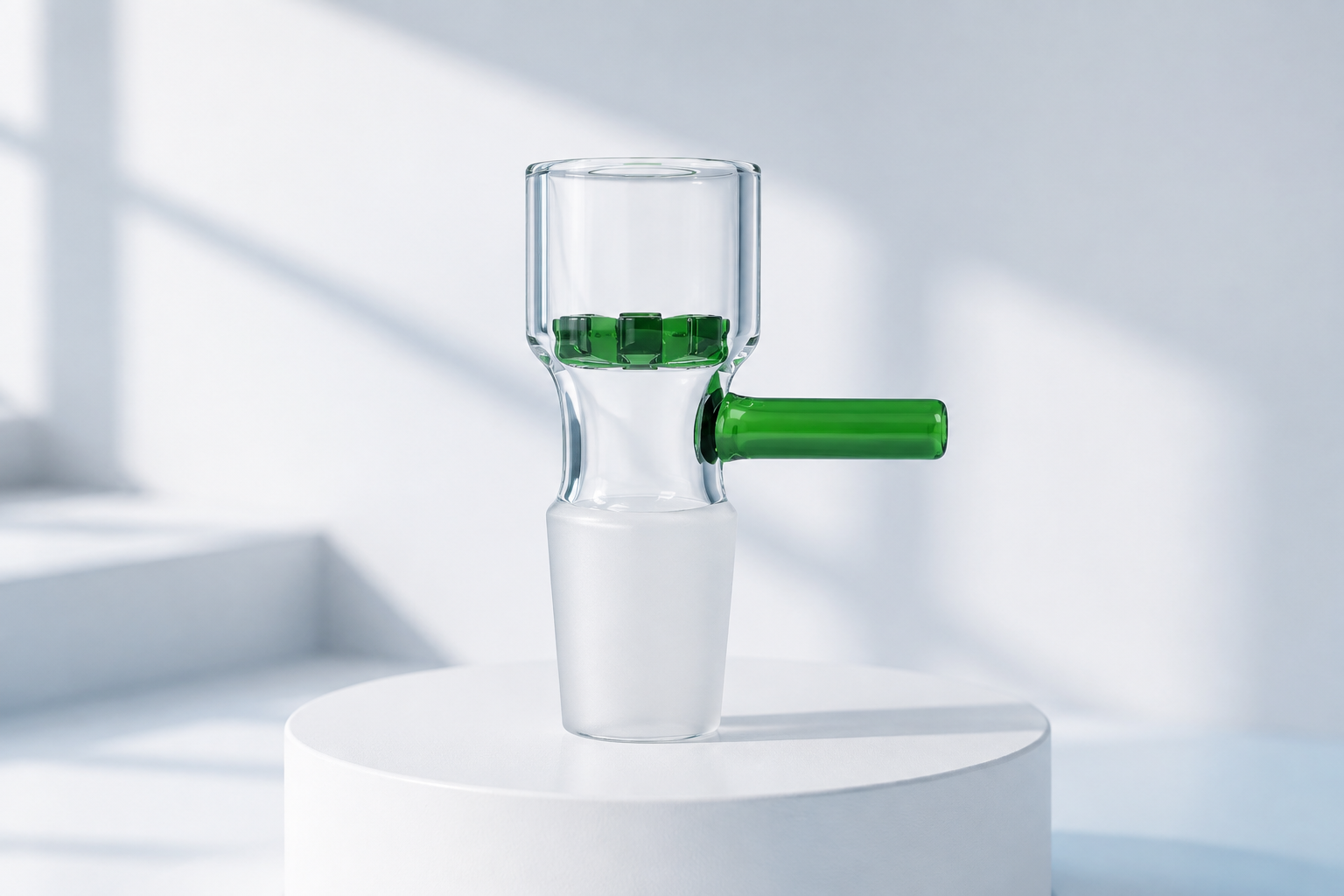 14mm Honeycomb Bowl with Built-In Glass Screen – 14mm Bong Bowl on a white studio pedestal
